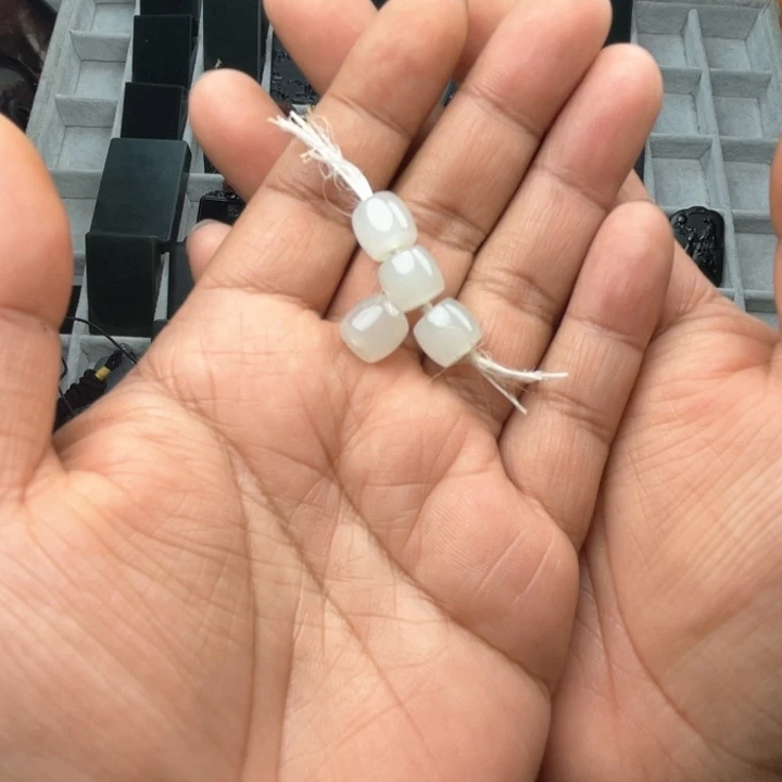 和田玉吊坠(不含链)未镶嵌亦*