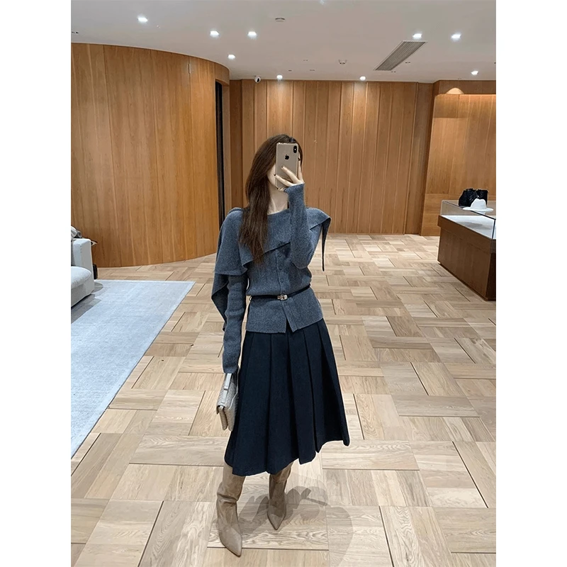 【现货次日发】灰色针织衫秋季设计感修身气质上衣高腰宽松裙子女款