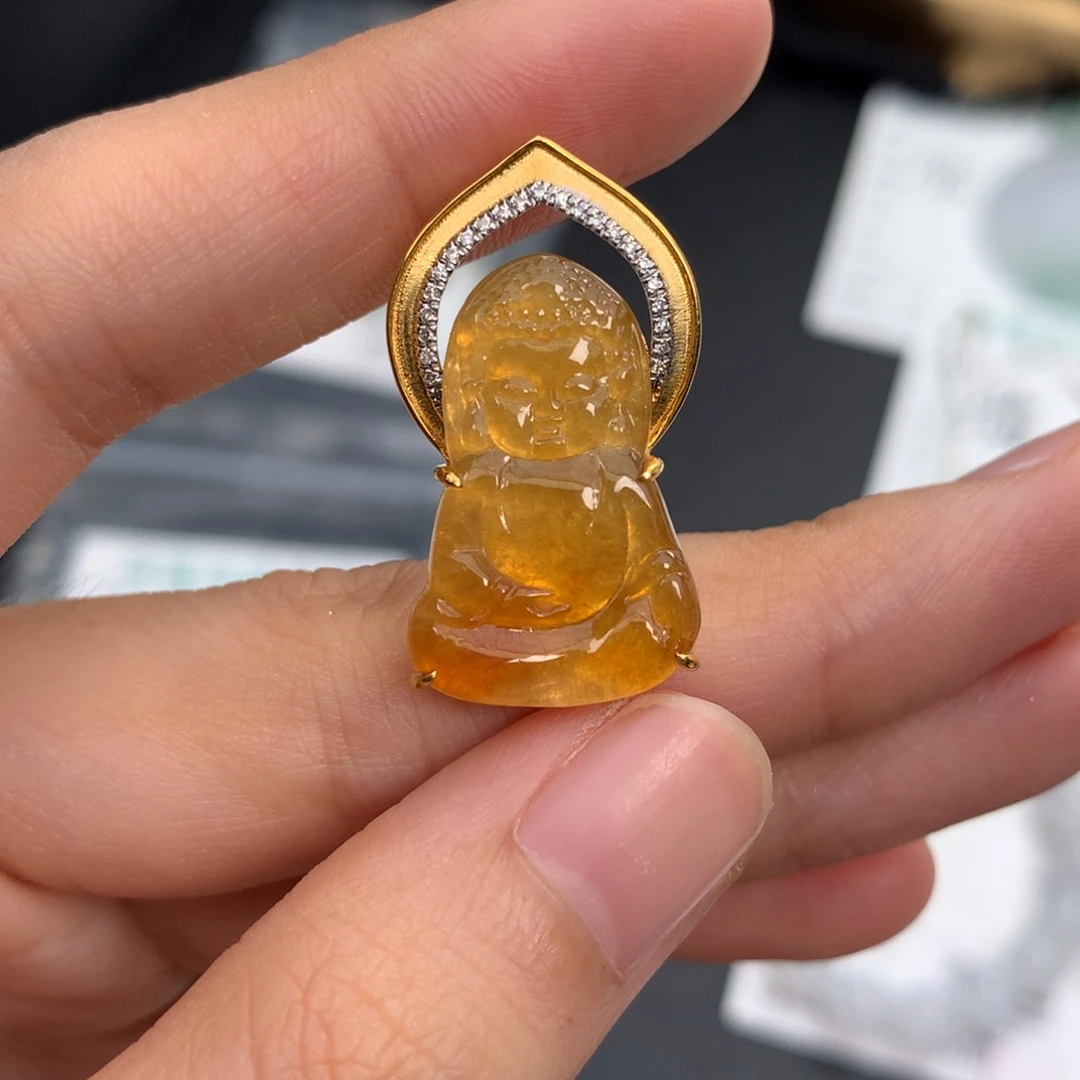 翡翠18K金镶嵌颈饰翡翠吊坠