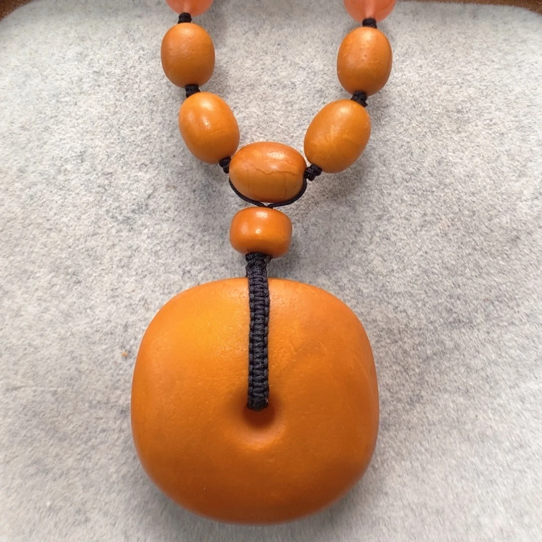 蜜蜡未镶嵌颈饰蜜蜡