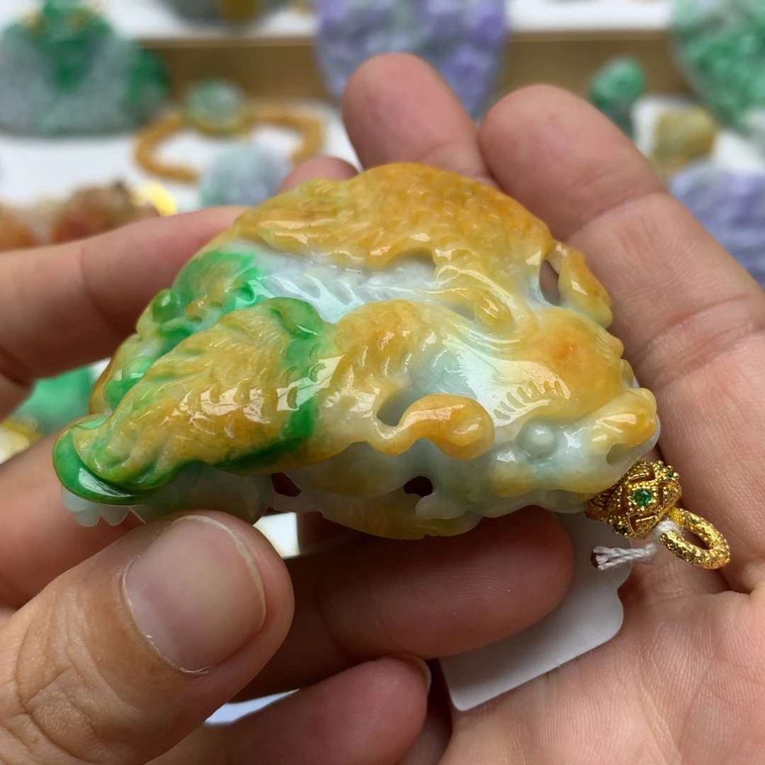 翡翠未镶嵌颈饰翡翠