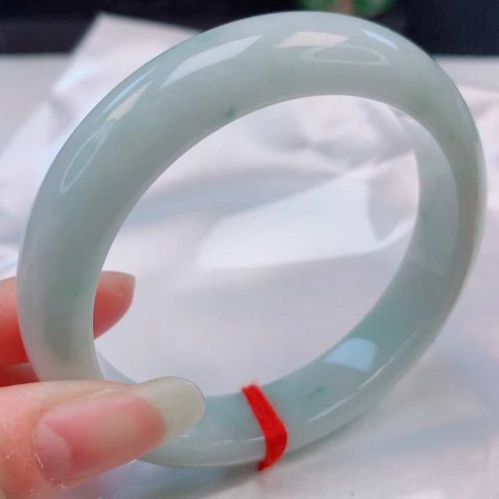 翡翠手镯未镶嵌57圈