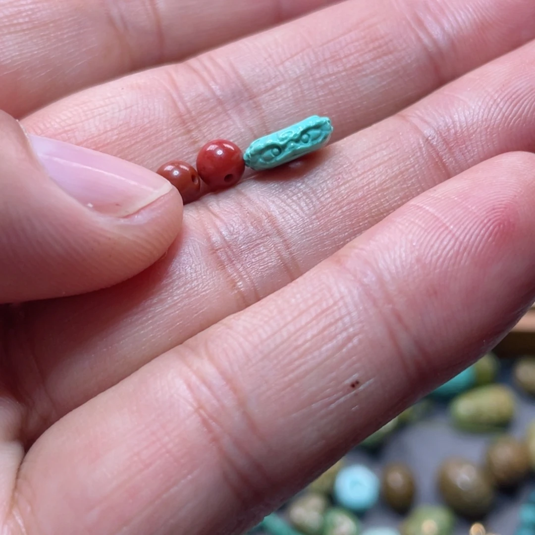 南红玛瑙配饰未镶嵌