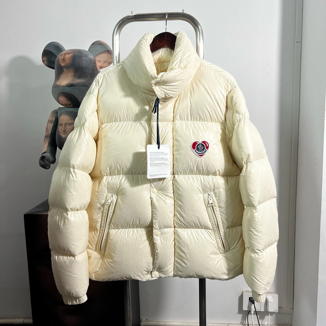 未使用 MONCLER 爱心misam羽绒服 V1911尺码3 衣长71