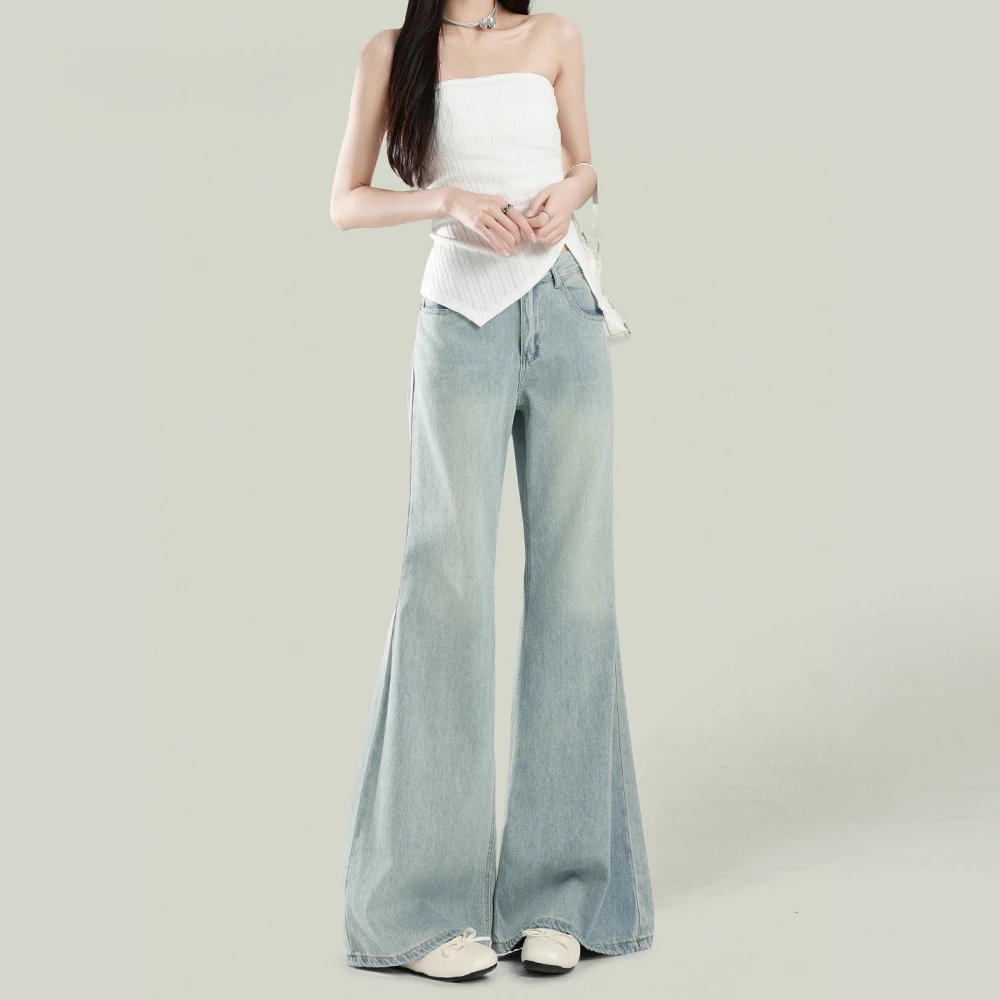 浅蓝色不贴腿微喇叭牛仔裤女早秋2025新款高腰宽松显瘦垂感马蹄裤