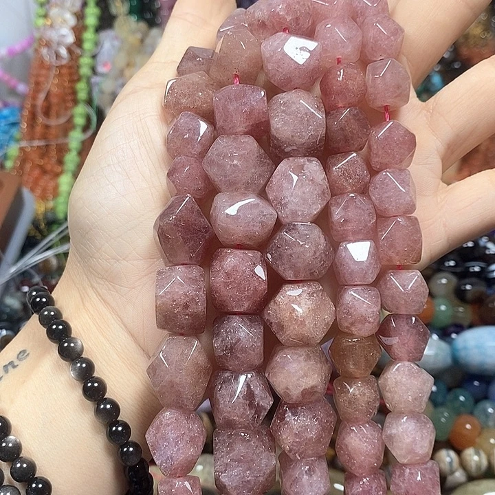 未镶嵌玛瑙/玉髓珠宝半成品天然草莓晶随型