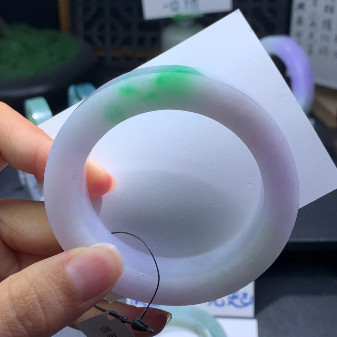 未镶嵌翡翠手镯定制翡翠