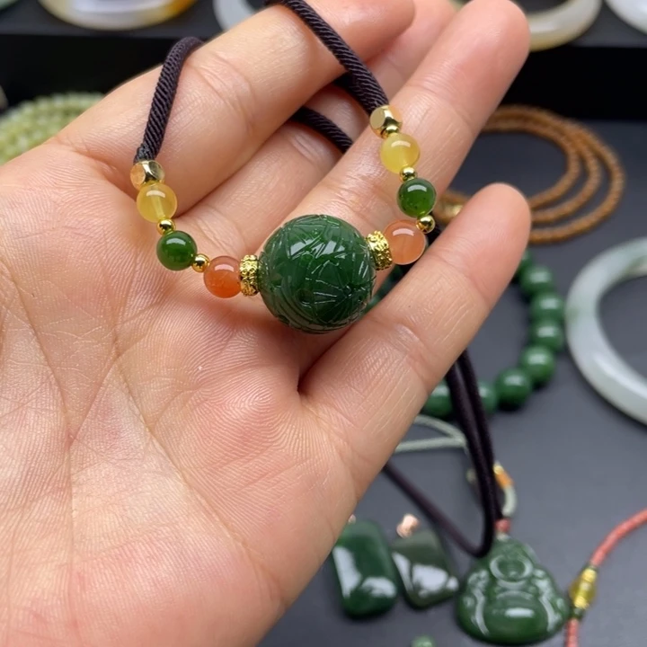 颈饰未镶嵌和田玉（碧玉）18mm