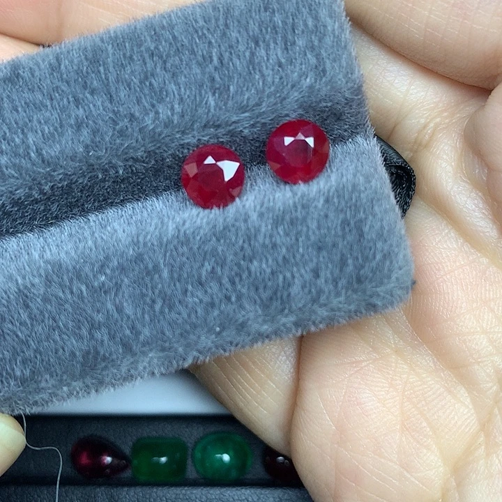 红宝石裸石2.64ct缅甸鸽血红一对