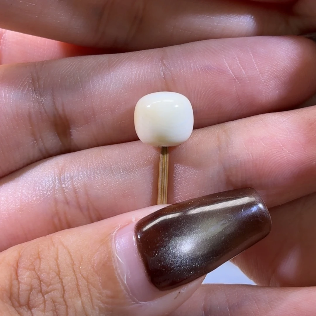 狗***剩琥珀未镶嵌裸石天然蜜蜡