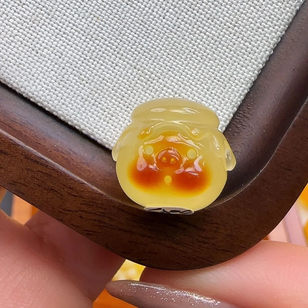 琥珀未镶嵌珠宝奇石蜜蜡