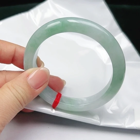 翡翠未镶嵌手镯57圈