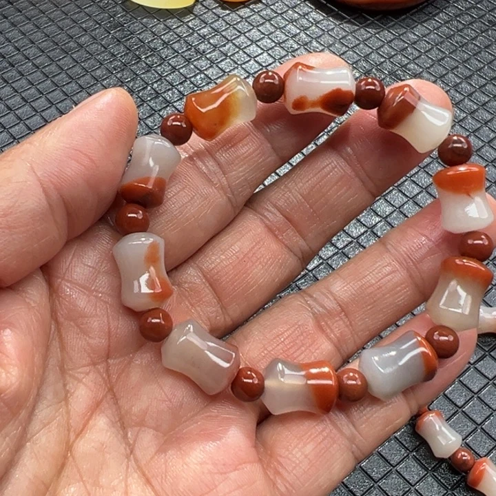 石英质玉（黄龙玉）颈饰未镶嵌