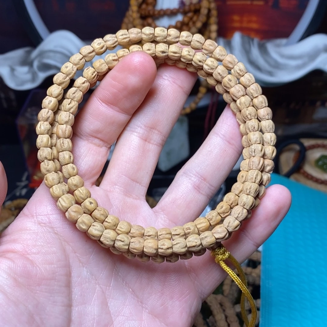 l***e吊坠柏香籽/百香籽