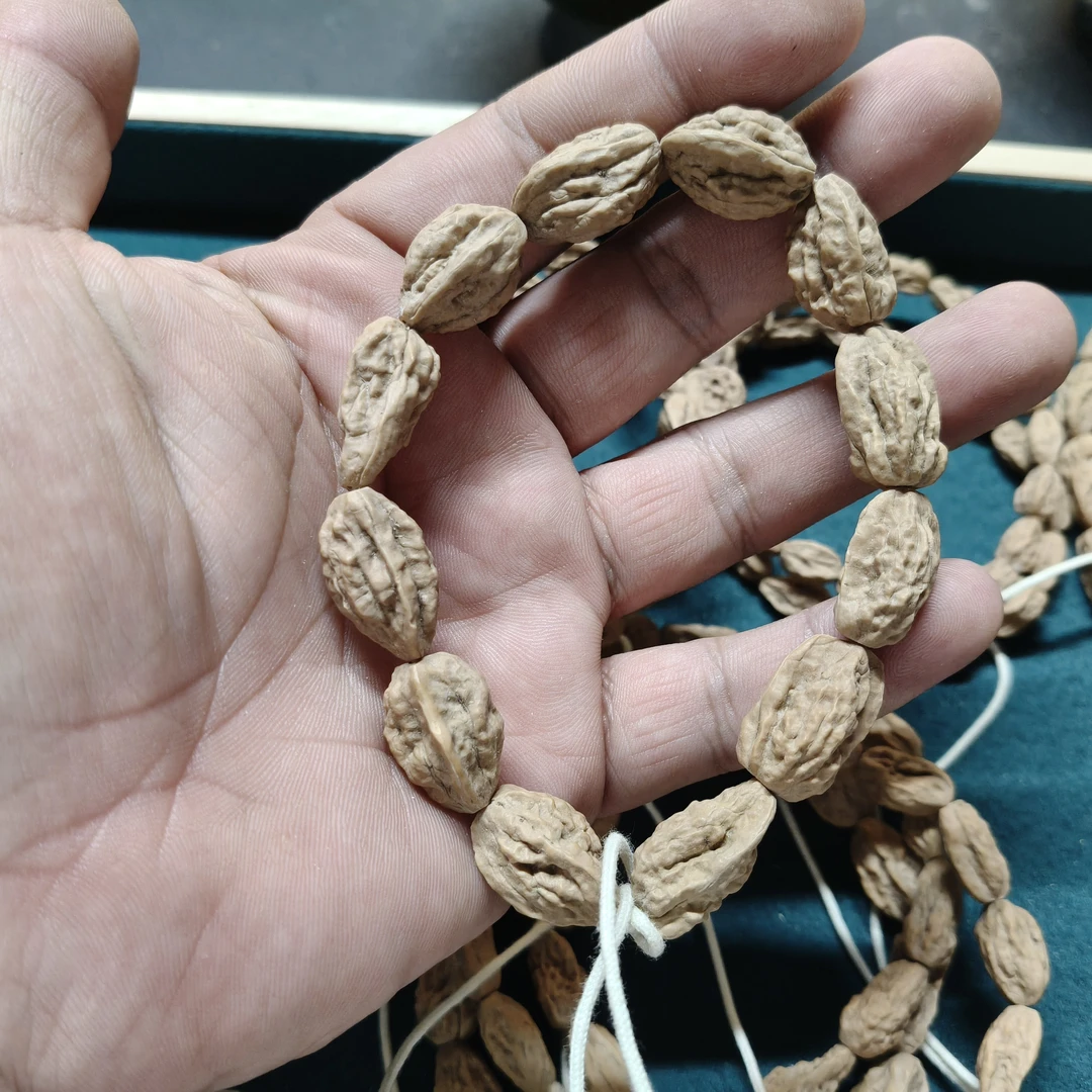 奇奇怪怪的瓜子文玩核桃手持