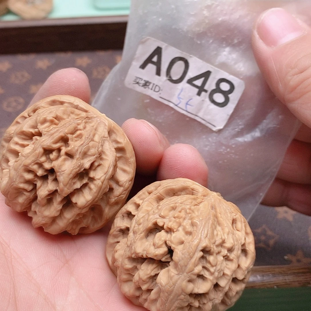 文玩核桃把件粗筋42加尺。