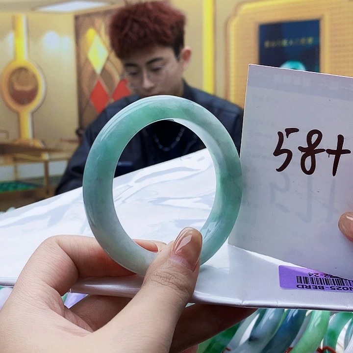 翡翠未镶嵌手镯0000……