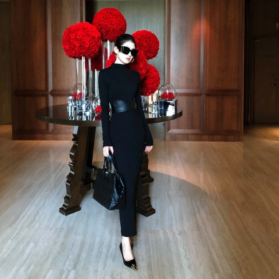 高级简约修身显瘦减龄秋冬气质百搭长袖黑色名媛长款包臀连衣裙