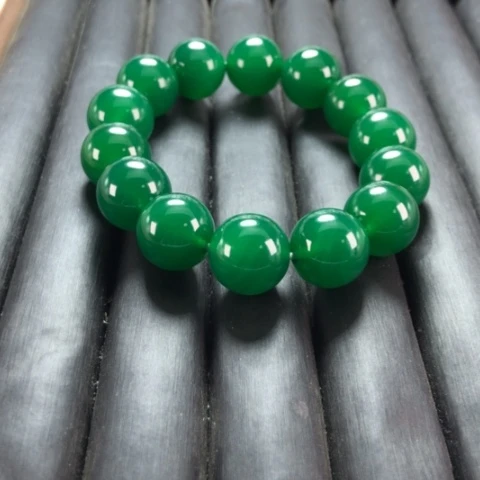 未镶嵌颈饰玛瑙/玉髓执*?