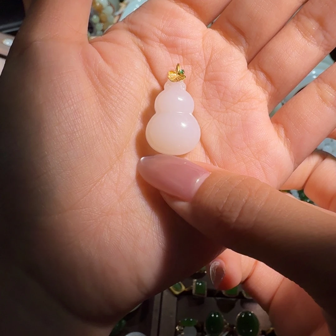 和田玉18K金镶嵌颈饰