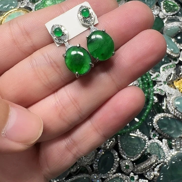 翡翠未镶嵌颈饰天然A货翡翠放漏