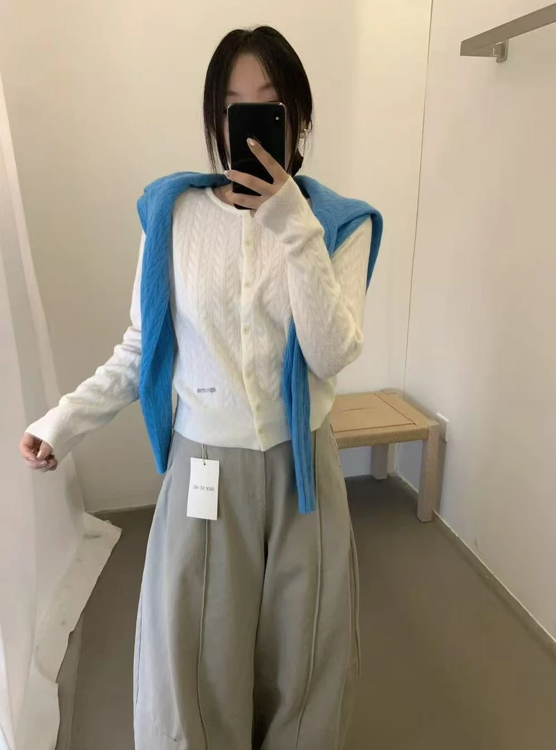 59192 韩系ins简约圆领麻花刺绣针织开衫