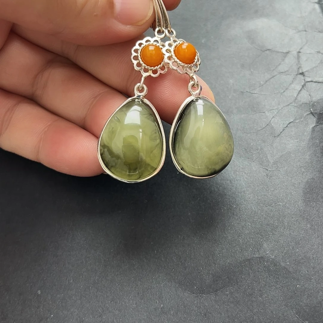 琥珀未镶嵌裸石耳坠