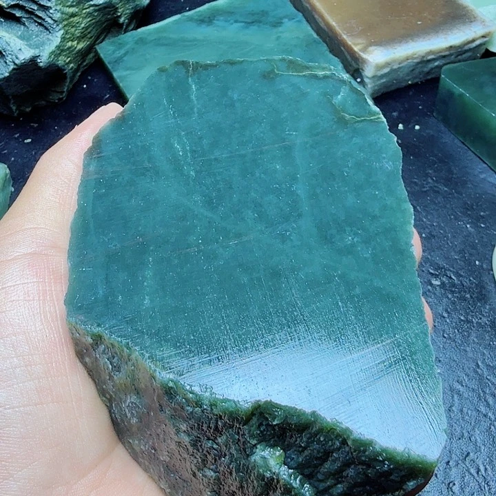 和田玉（糖玉）未镶嵌珠宝奇石