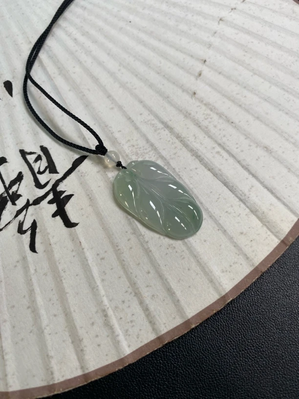 天然的缅甸翡翠A货