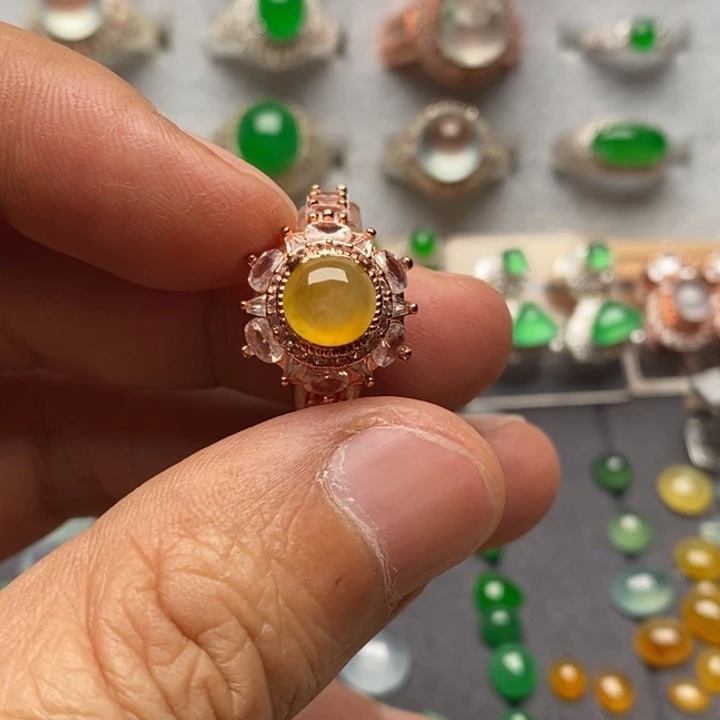 翡翠裸石冰种黄翡戒面7.6*7.2*3.7