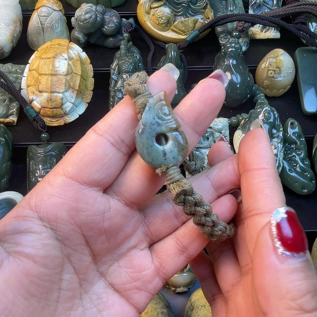 透闪石质玉未镶嵌手链