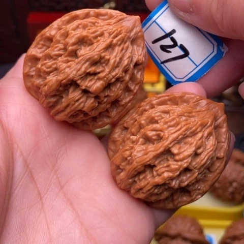 文玩核桃吊坠麦虎39