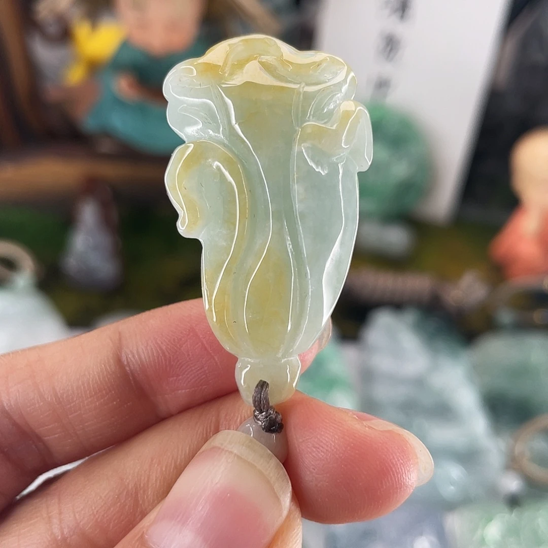 翡翠未镶嵌颈饰白菜