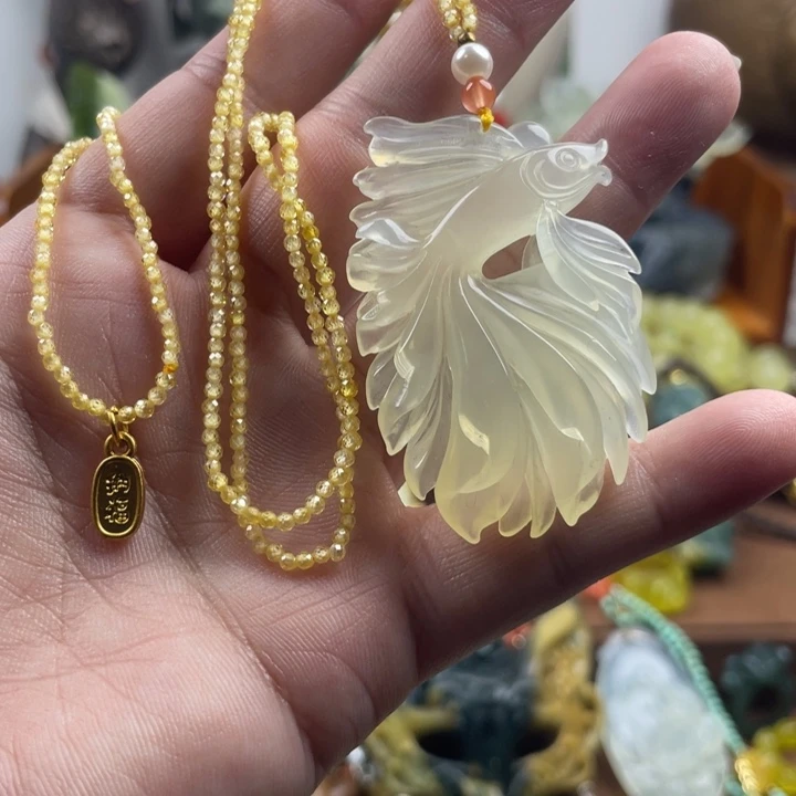 蛇纹石玉未镶嵌吊坠