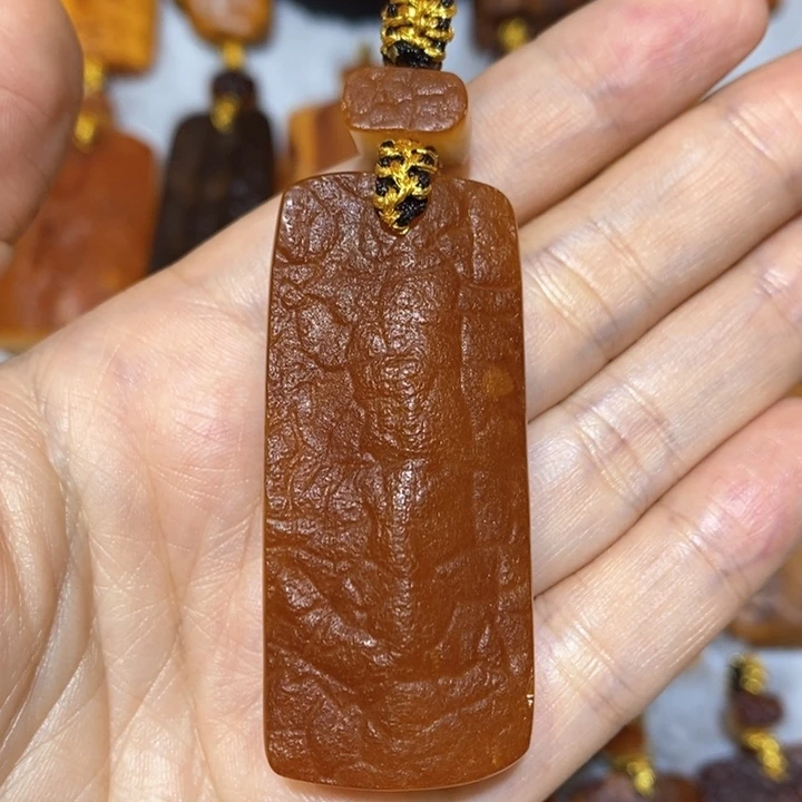 定制琥珀未镶嵌红皮满蜜原石切牌