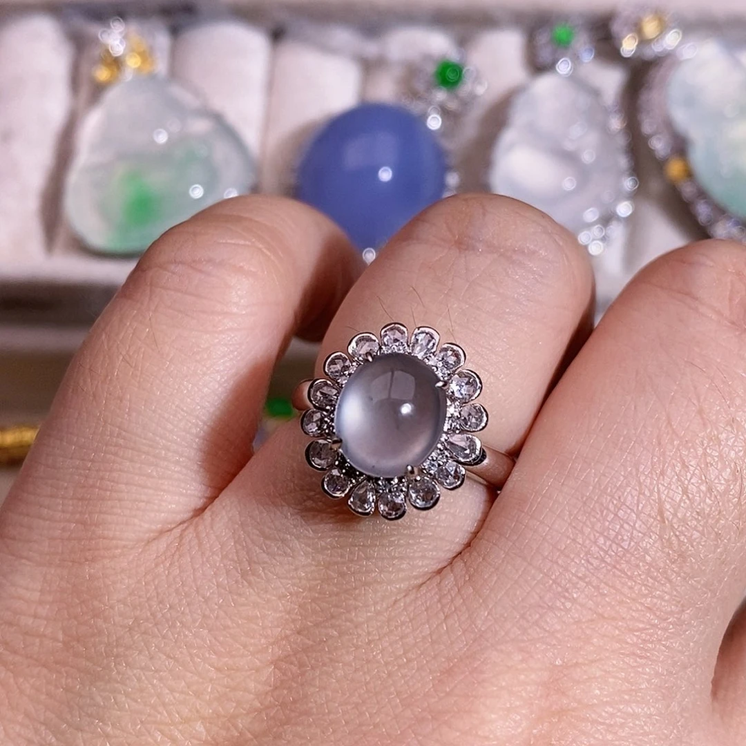 翡翠18K金镶嵌戒指