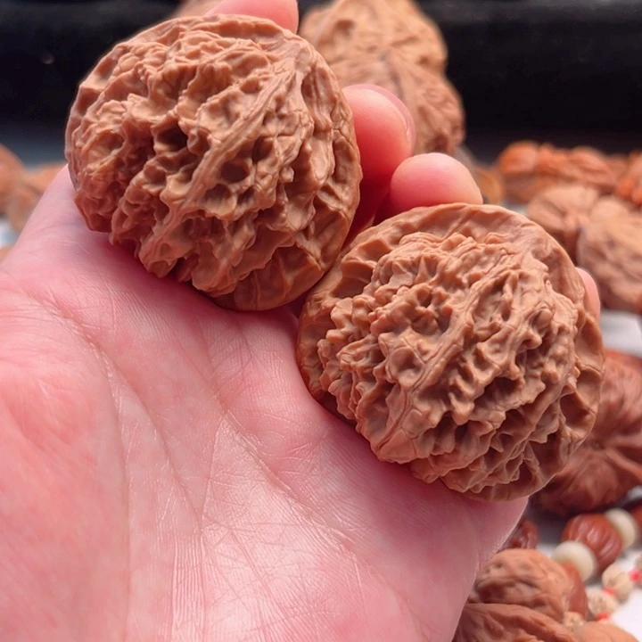 把件文玩核桃45尺寸野生盘龙谷树头