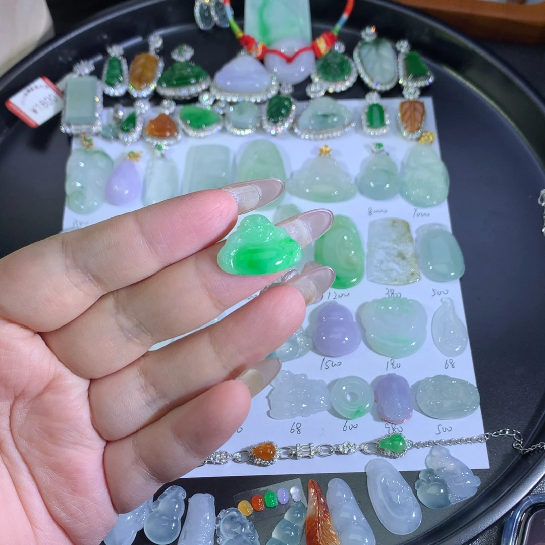 翡翠未镶嵌吊坠(不含链)绿佛公