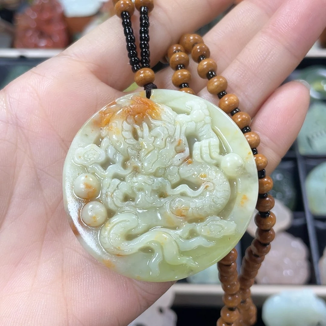 蛇纹石玉颈饰未镶嵌