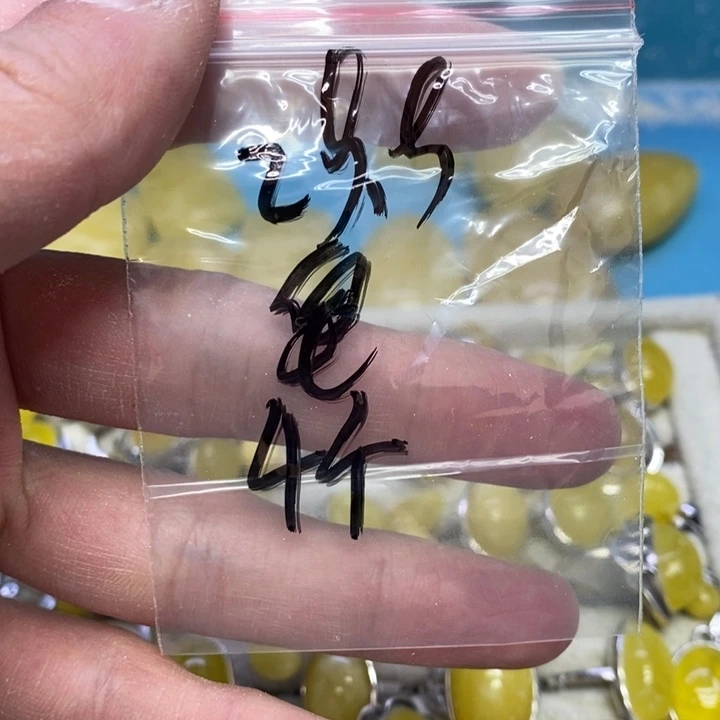 蜜蜡裸石未镶嵌多样性发货