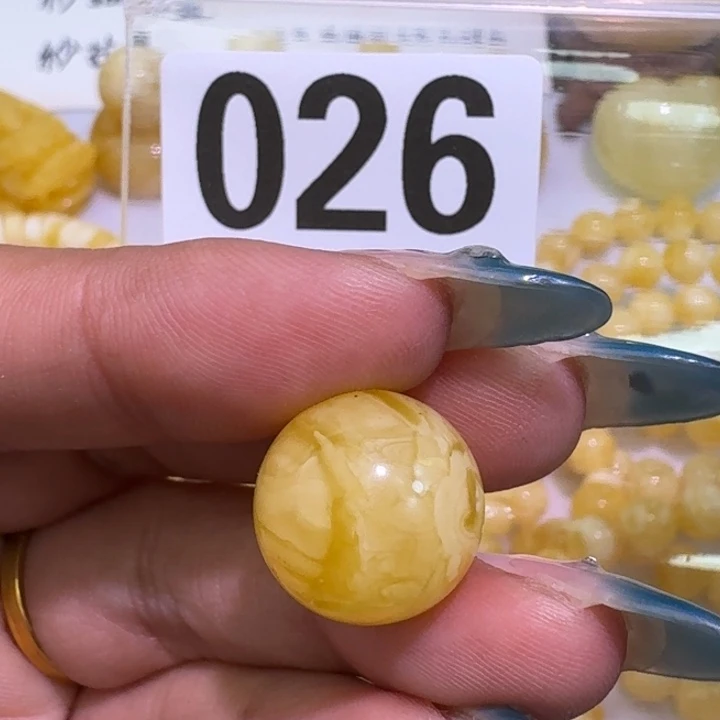 我****裸石琥珀未镶嵌15.9微瑕