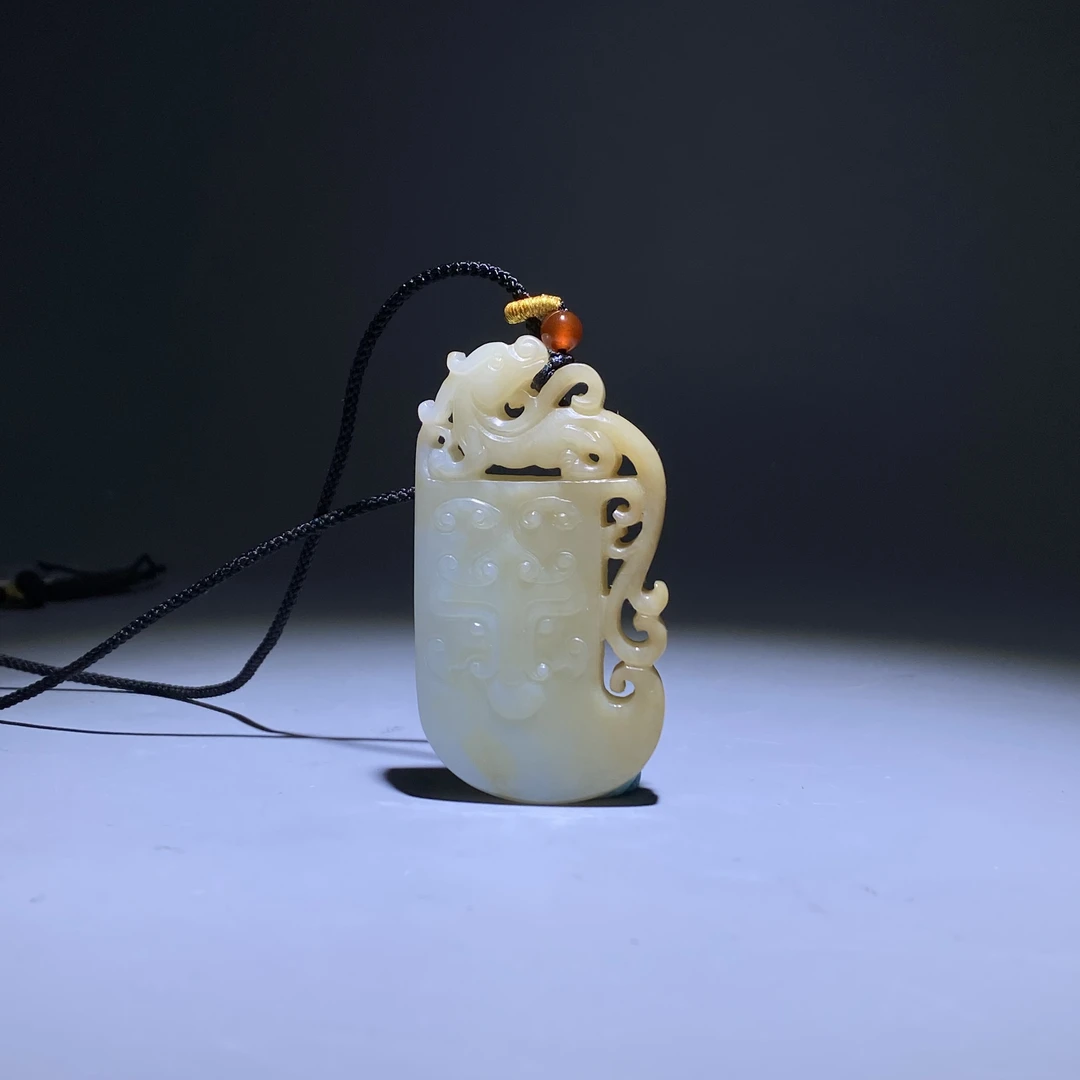 清-古玉府上有龙玉佩2504090023