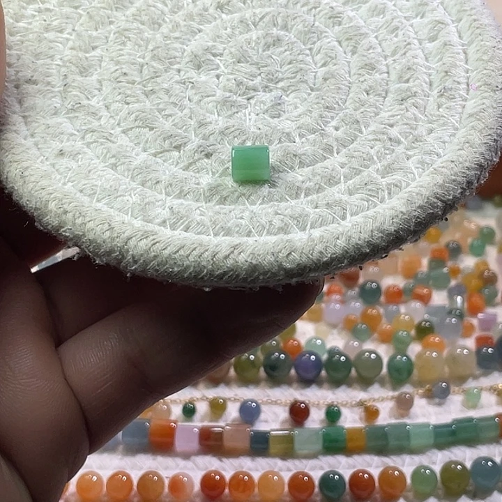 翡翠散珠未镶嵌定制翡翠桶珠卡7.2*6.5