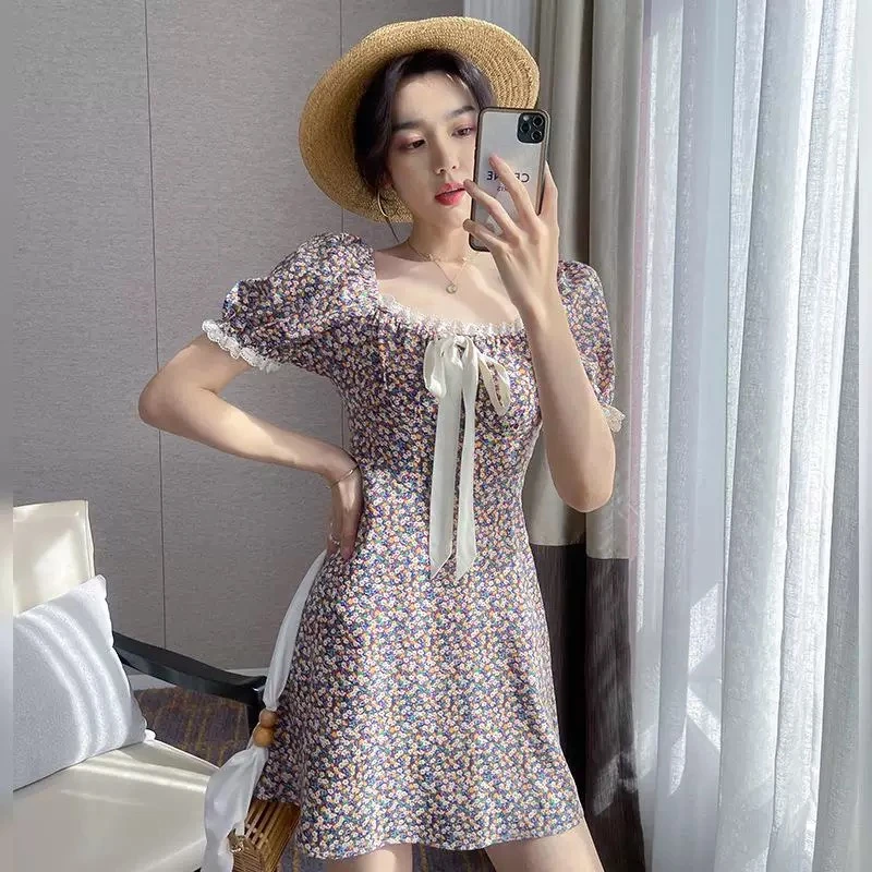 韩系碎花连衣裙显瘦收腰