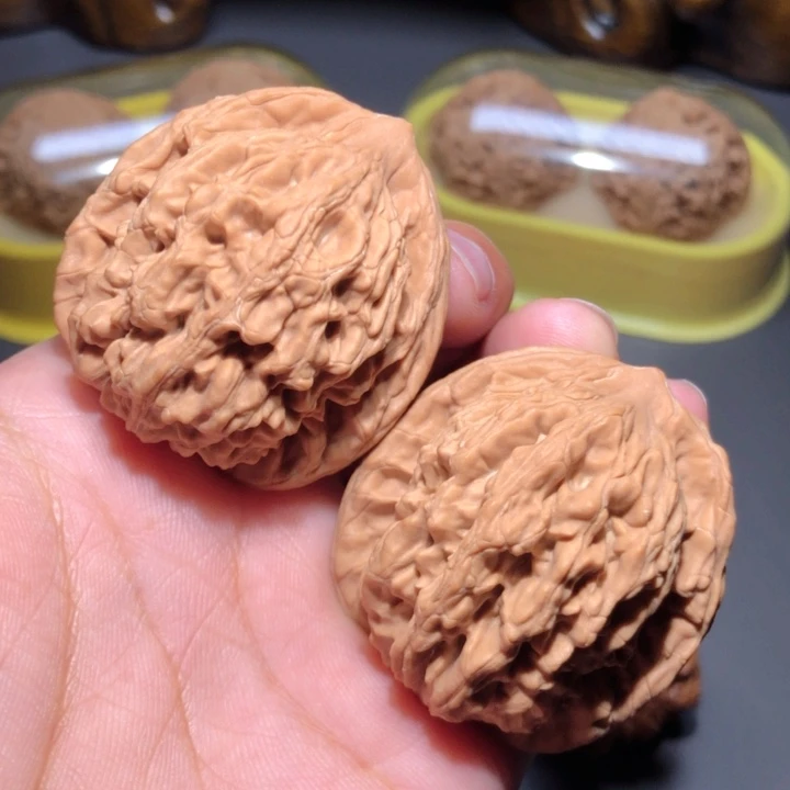 文玩核桃把件138麦虎