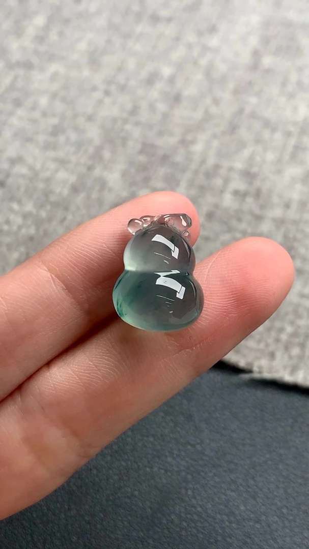 天然A货缅甸翡翠 葫芦 尺寸 : 17.6-12.8-8.8