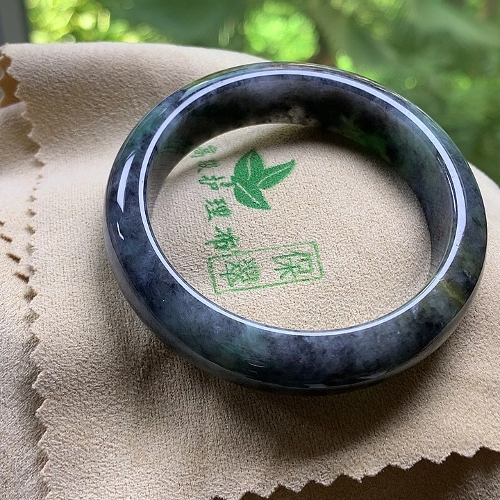 翡翠手镯未镶嵌翡翠55