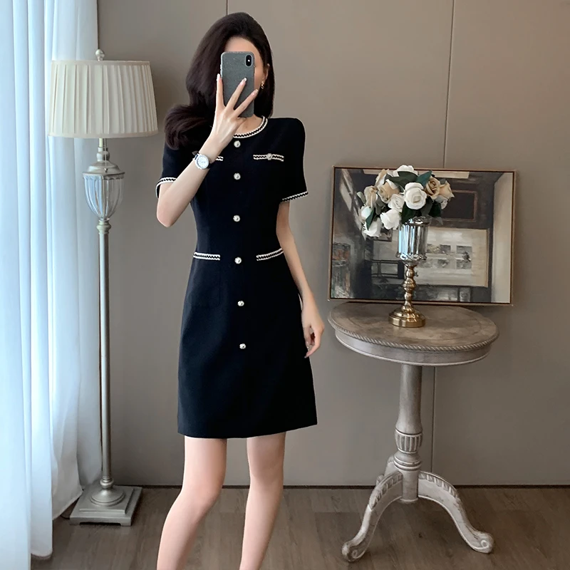 夏季千金名媛赫本风小黑裙小众设计高级感气质修身小香风连衣裙女