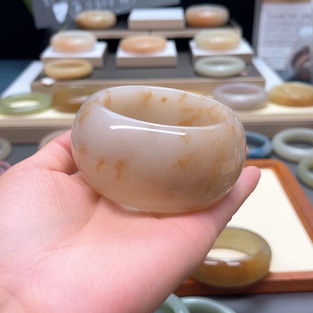 床***我石英质玉手镯未镶嵌