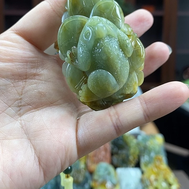 未镶嵌蛇纹石玉颈饰